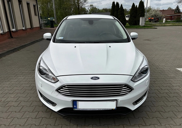 Ford Focus cena 39900 przebieg: 129000, rok produkcji 2016 z Toruń małe 191